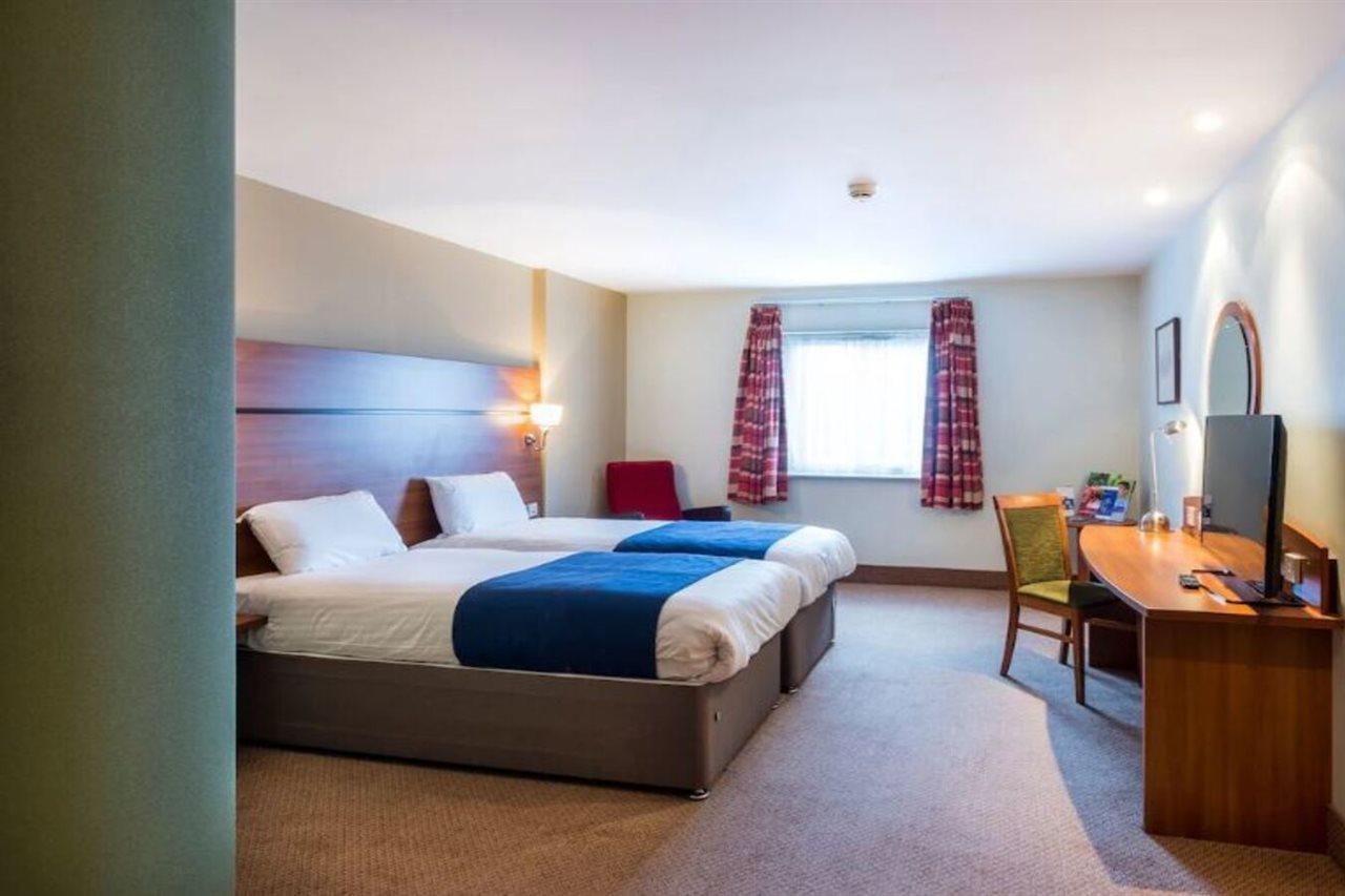 Doncaster International Hotel By Roomsbooked Екстериор снимка
