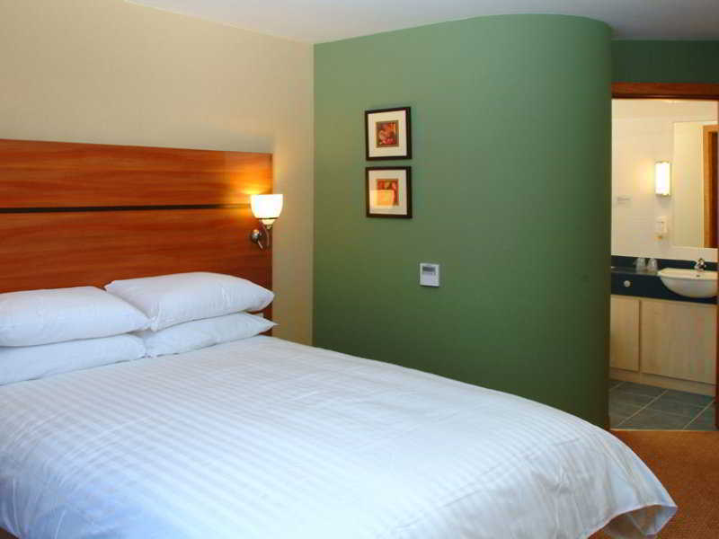 Doncaster International Hotel By Roomsbooked Екстериор снимка