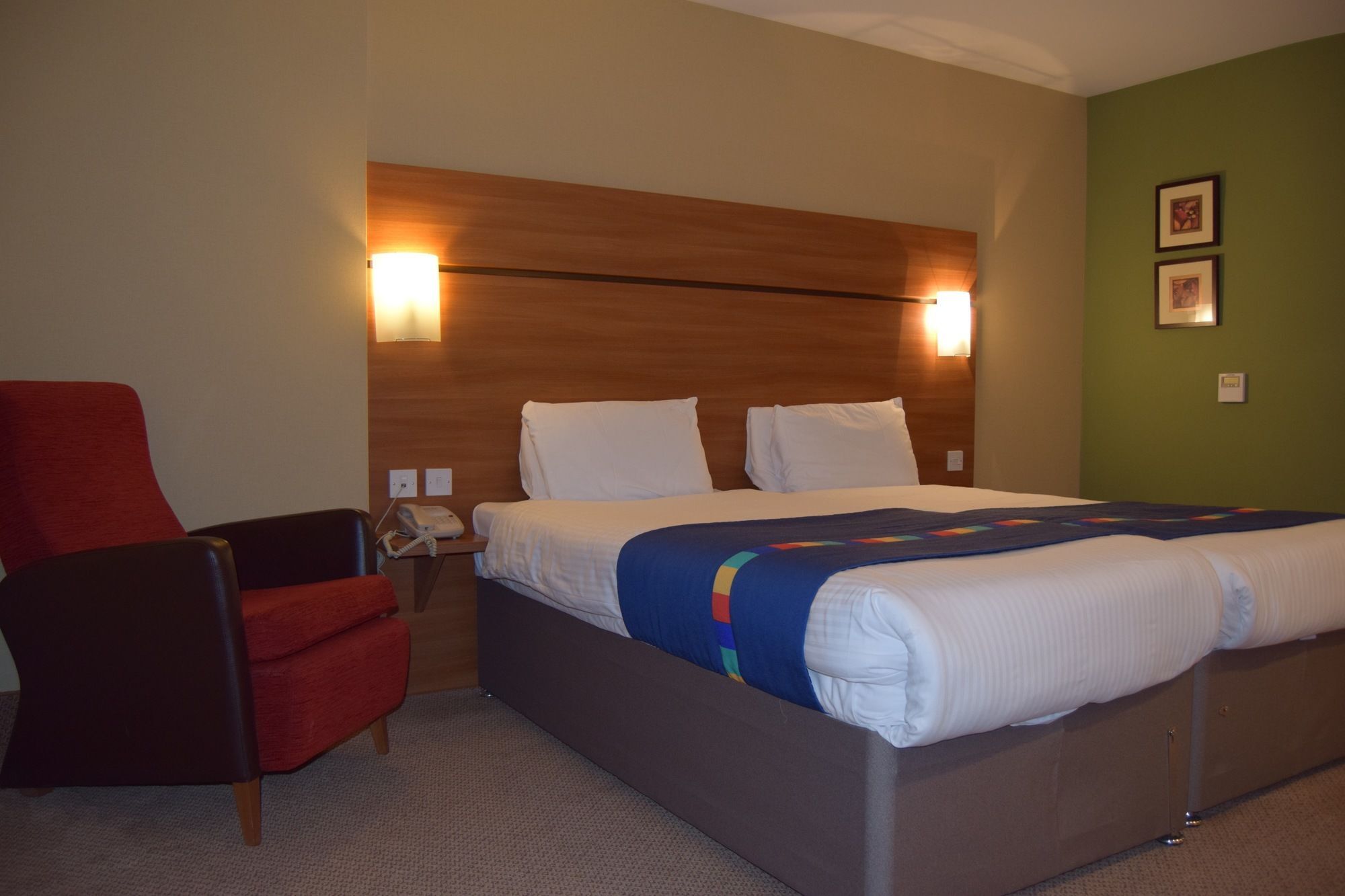 Doncaster International Hotel By Roomsbooked Екстериор снимка