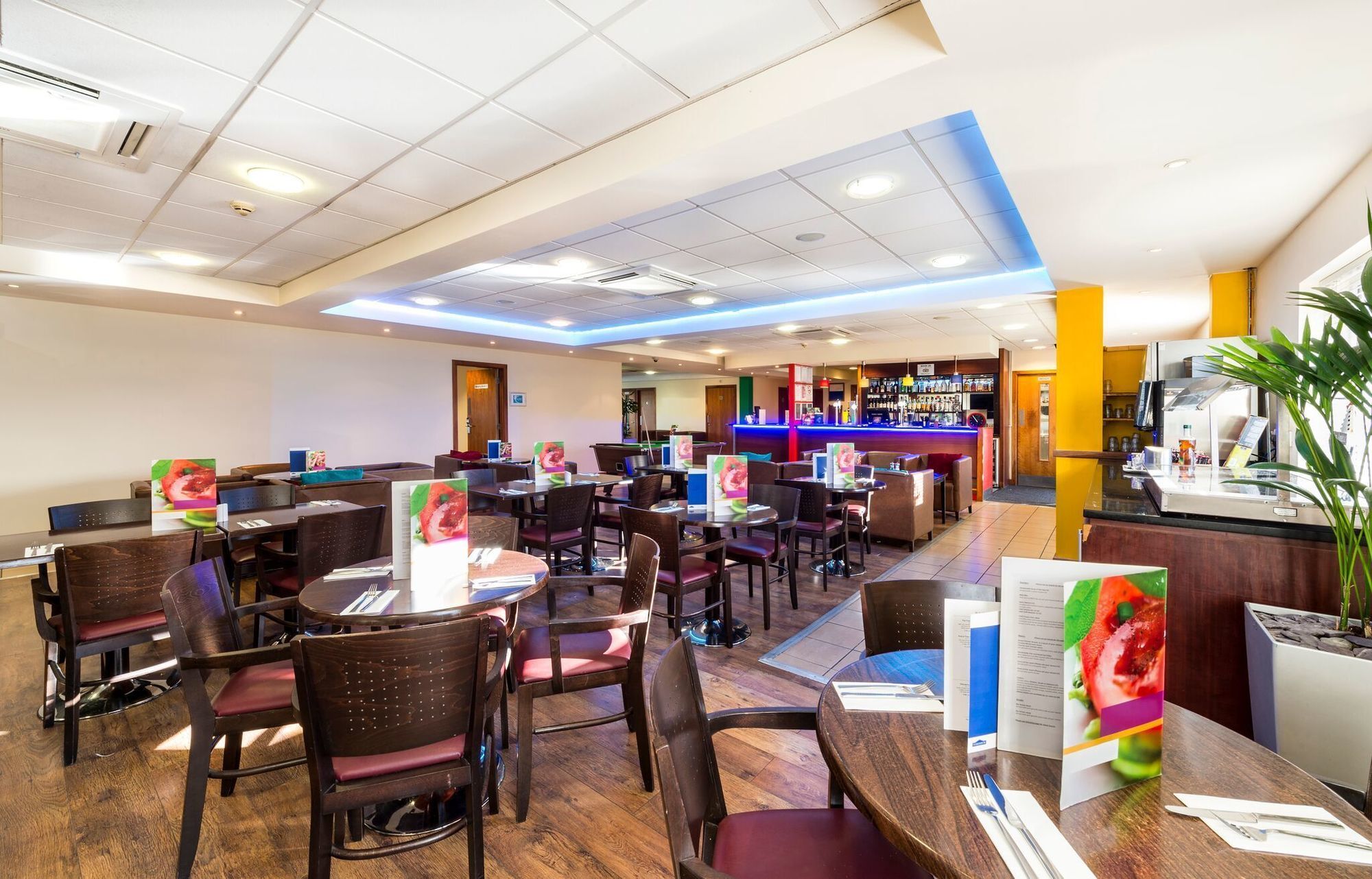 Doncaster International Hotel By Roomsbooked Екстериор снимка