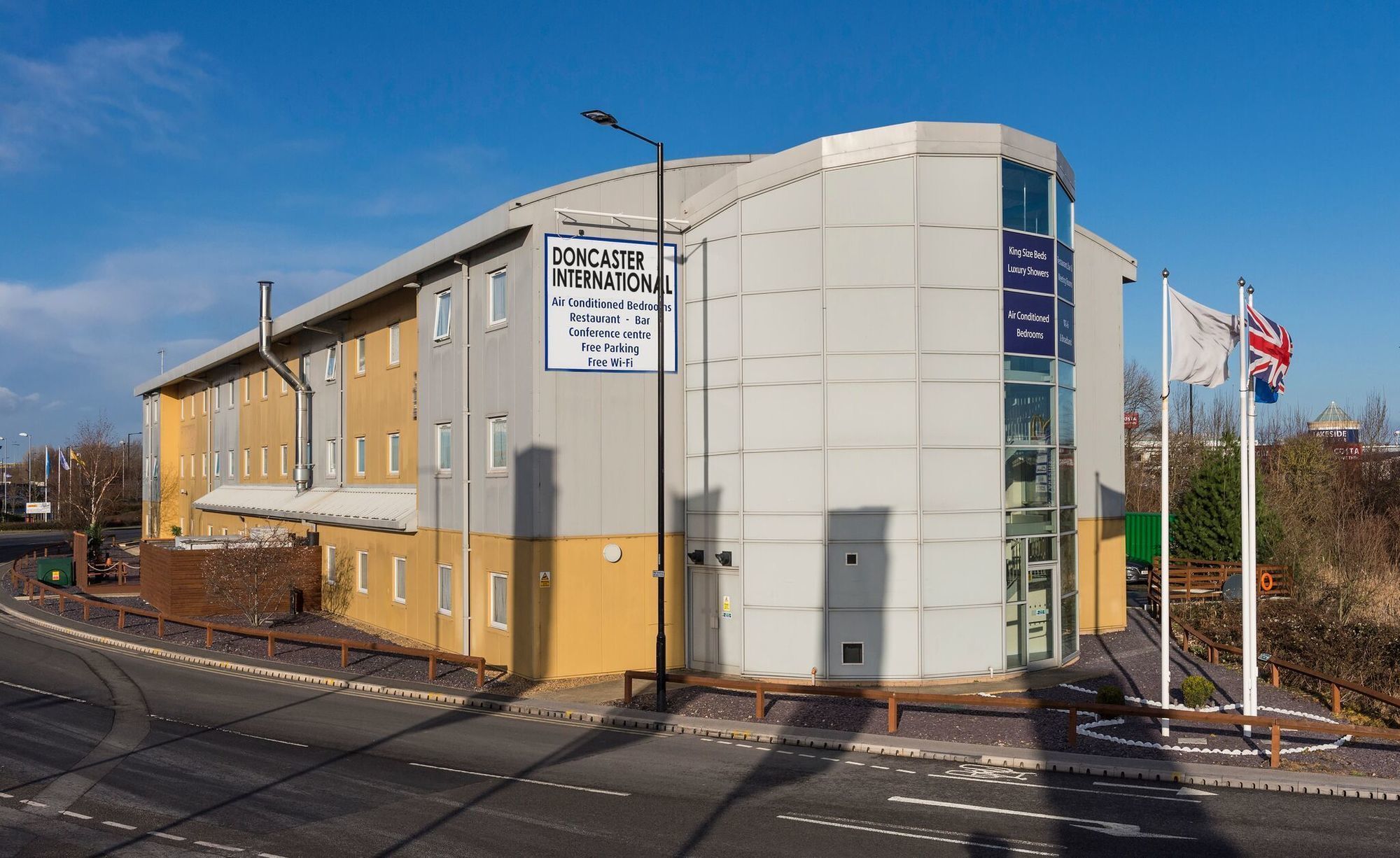Doncaster International Hotel By Roomsbooked Екстериор снимка