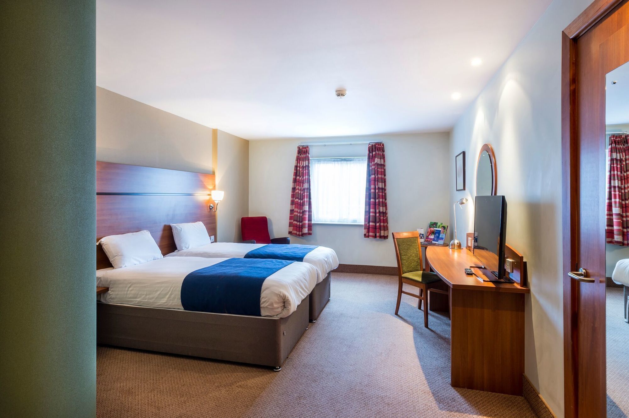 Doncaster International Hotel By Roomsbooked Екстериор снимка